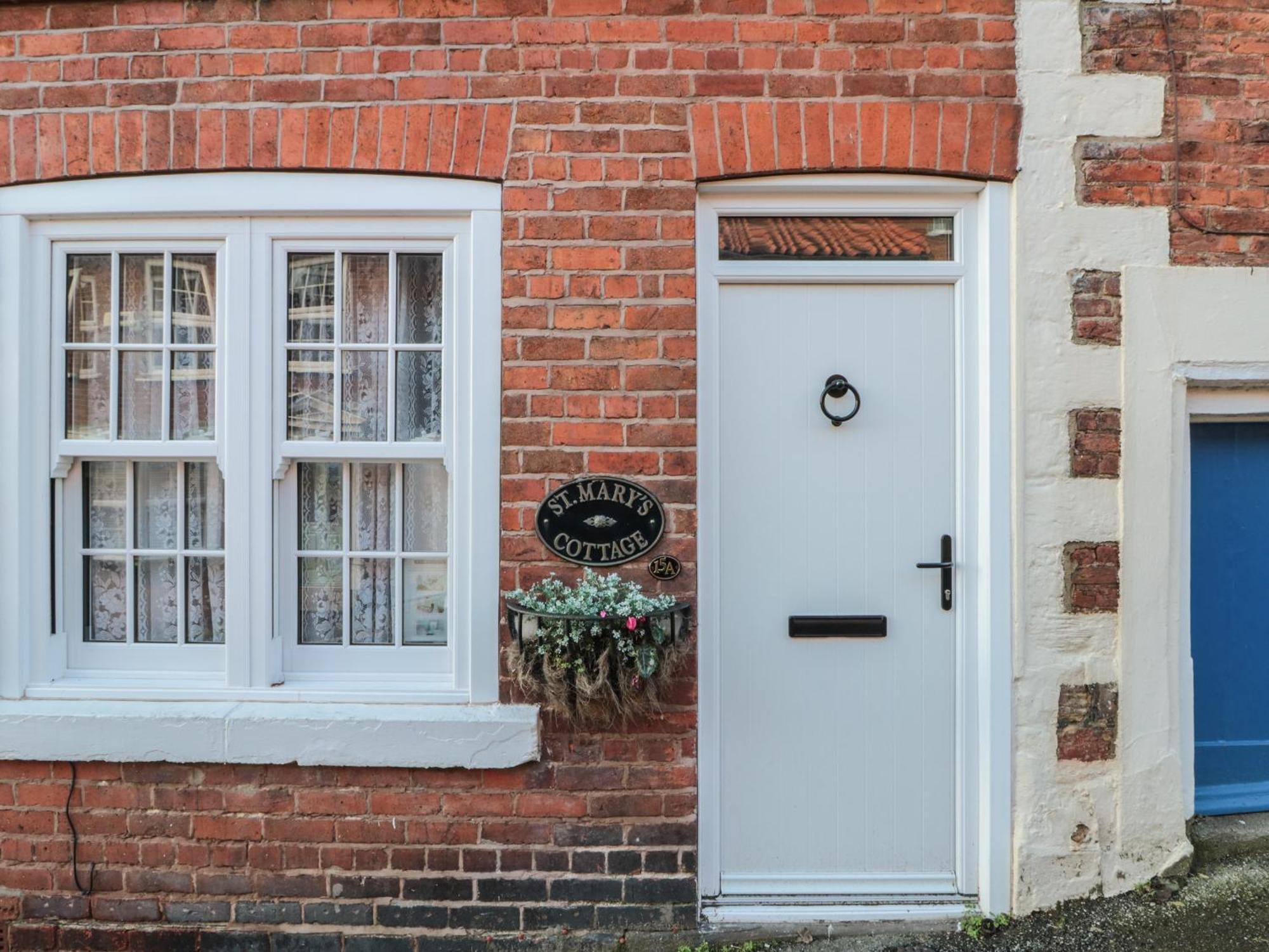 St Mary'S Cottage สการ์โบโรห์ ภายนอก รูปภาพ